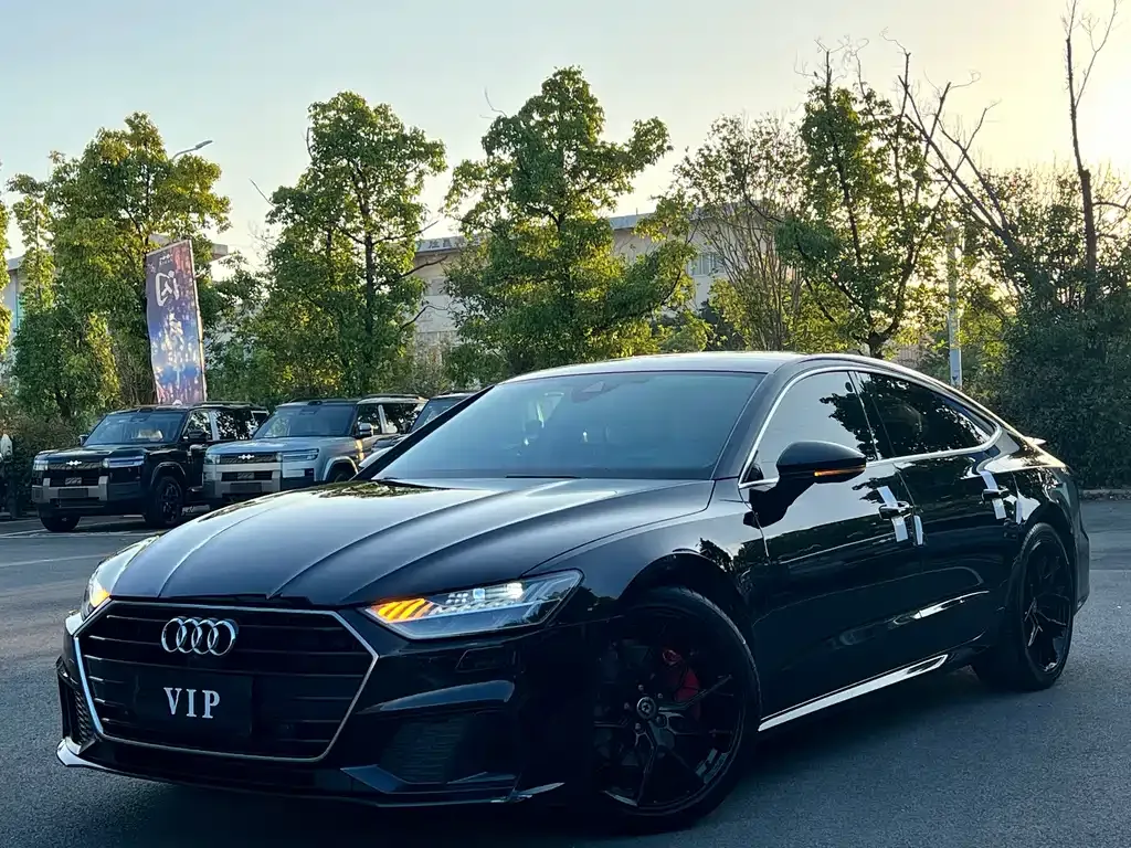 Audi A7 — фото 1