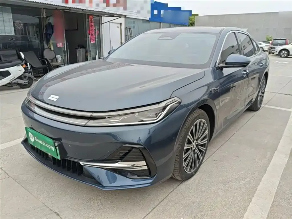 Geely Galaxy A7 — фото 1