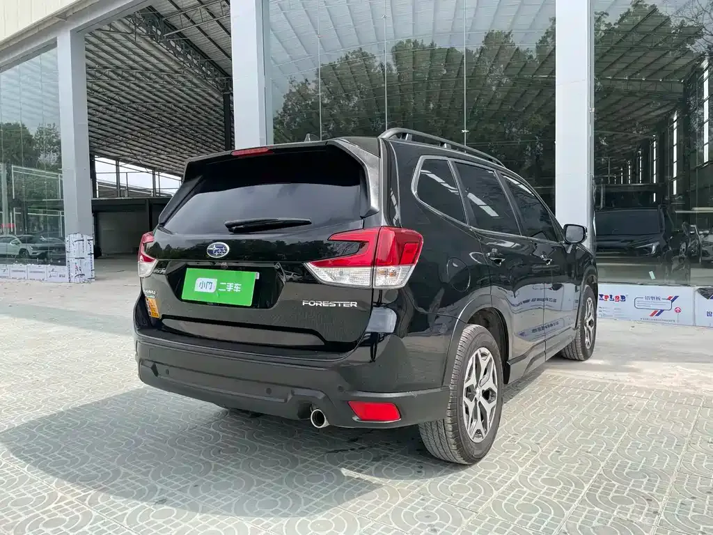 Subaru Forester — фото 10