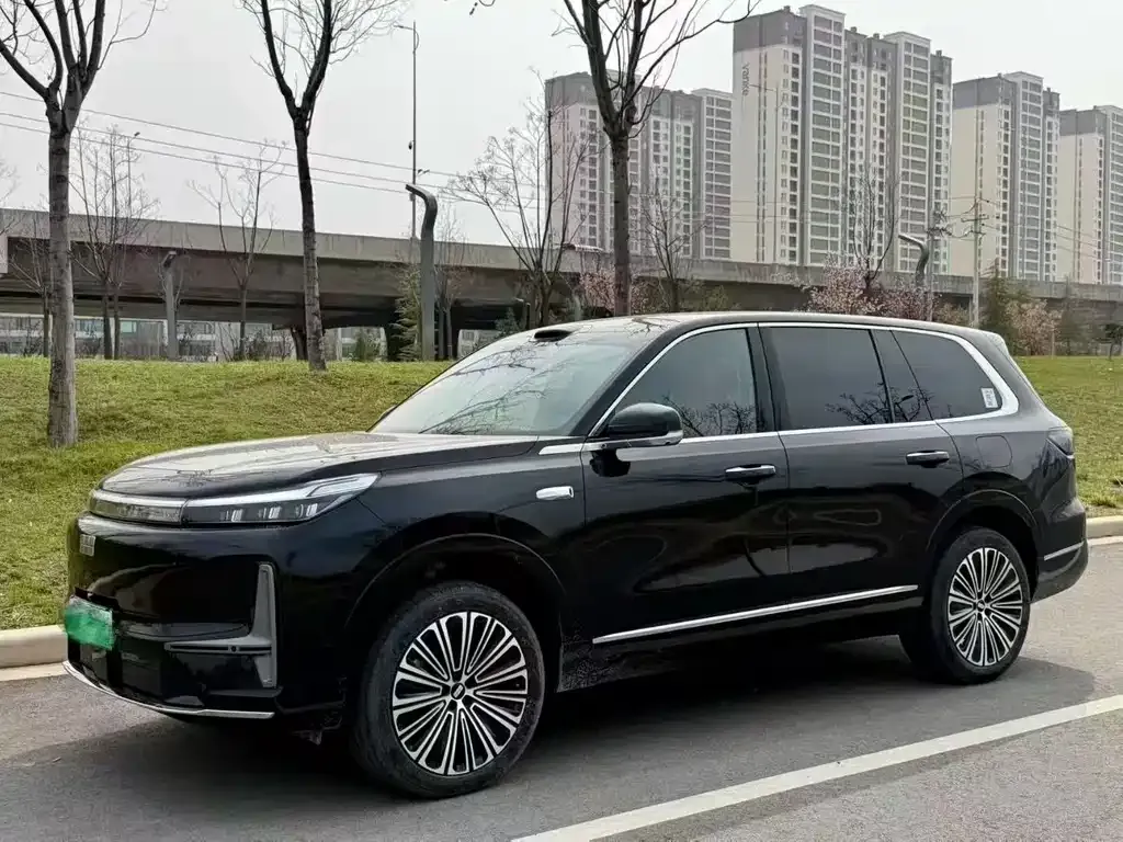Geely Galaxy M9 — фото 1