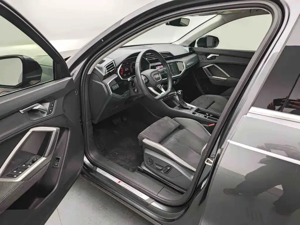 Audi Q3 — фото 6