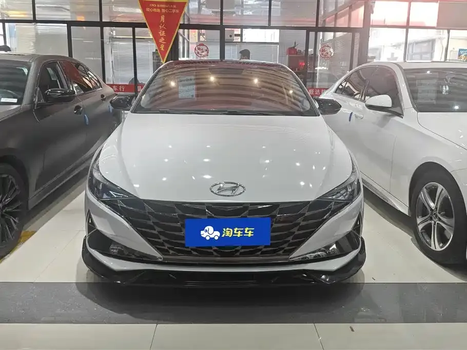 Hyundai Elantra — фото 5