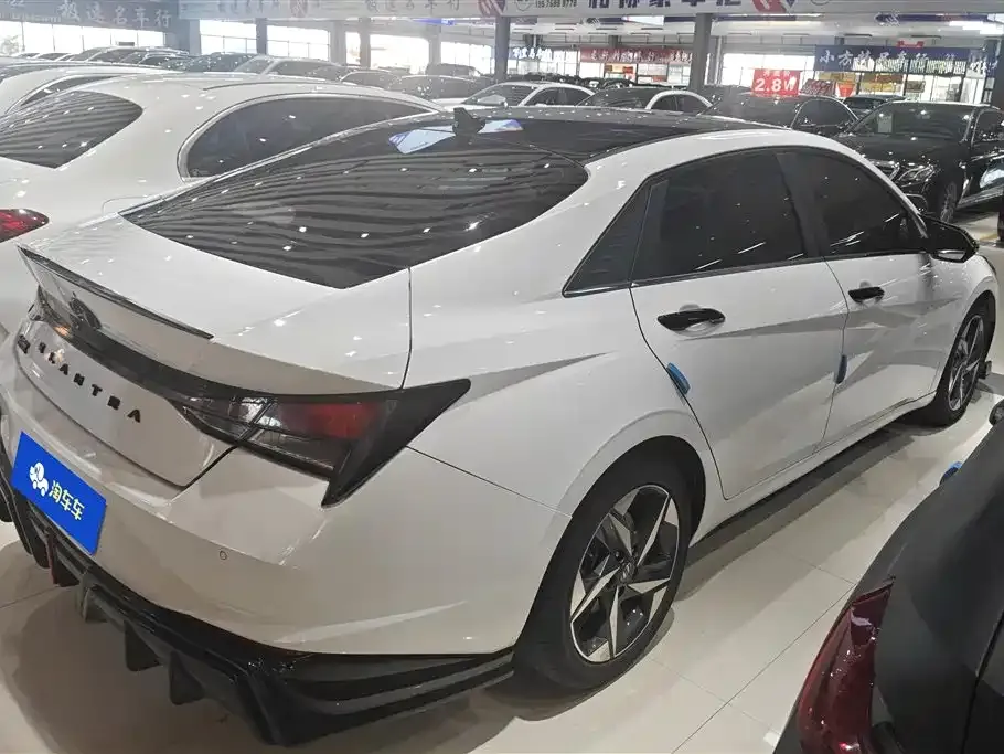 Hyundai Elantra — фото 4