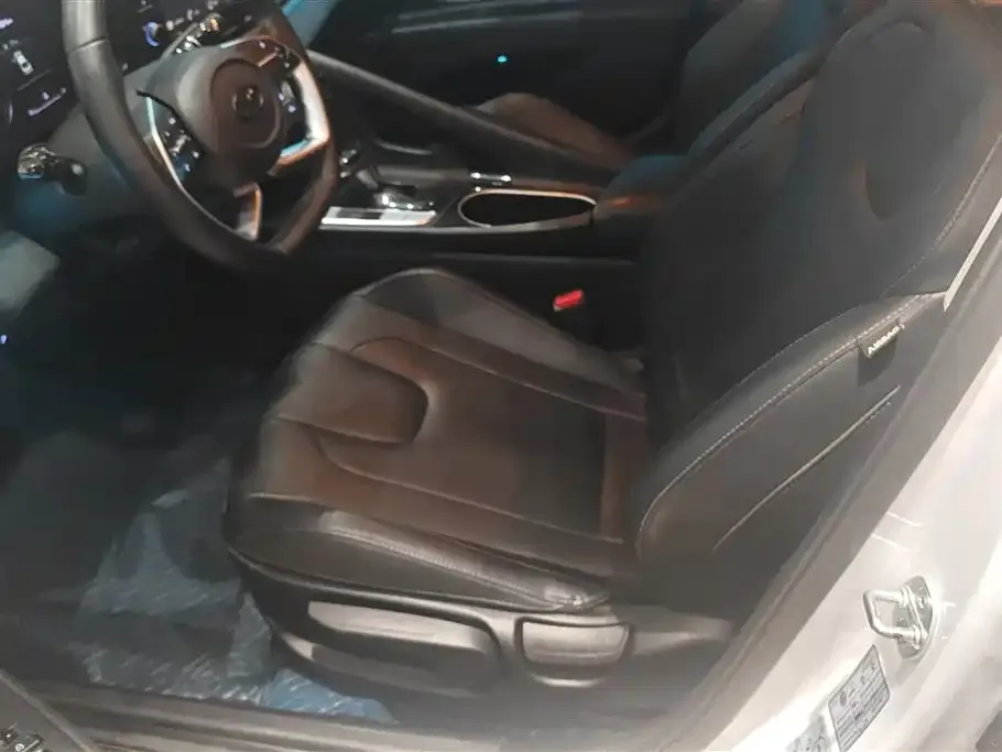 Hyundai Elantra — фото 10