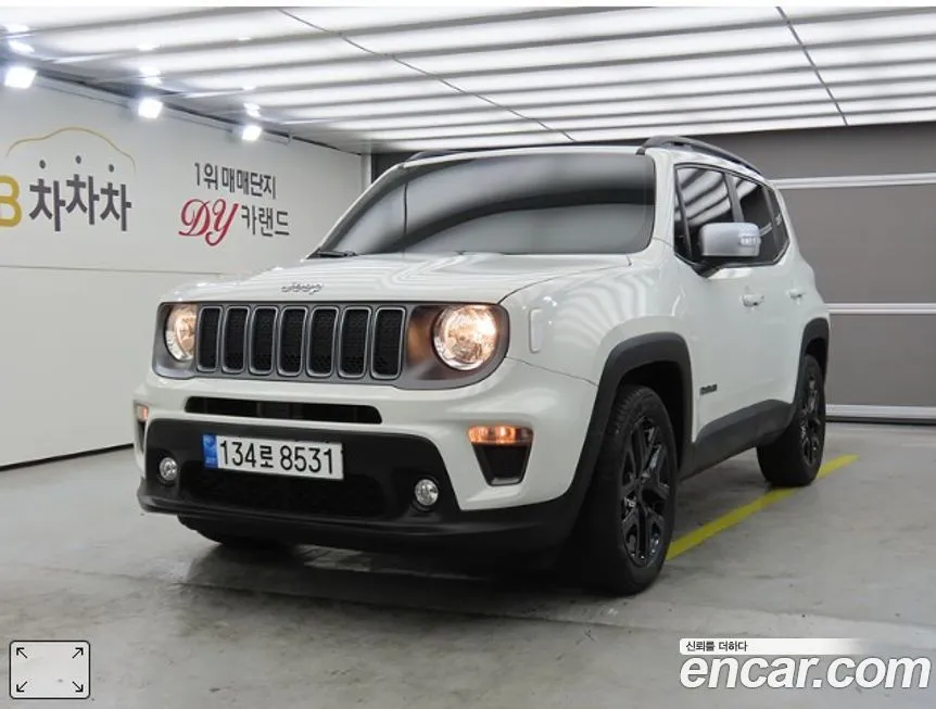 Jeep Renegade — фото 1