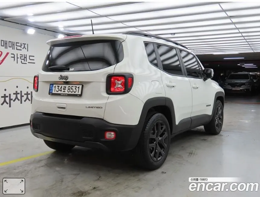 Jeep Renegade — фото 2