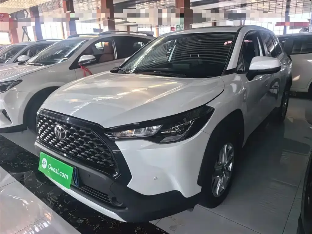 Toyota Corolla Cross — фото 1