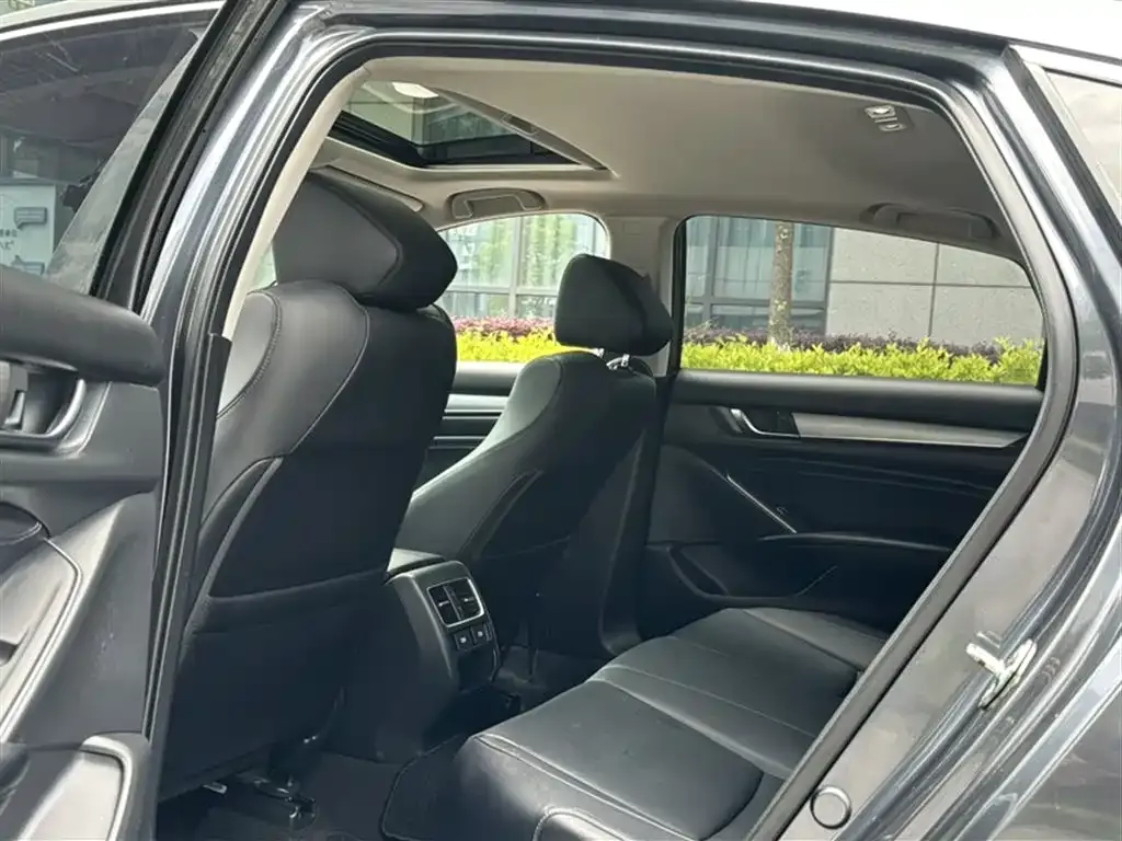 Honda Accord — фото 3