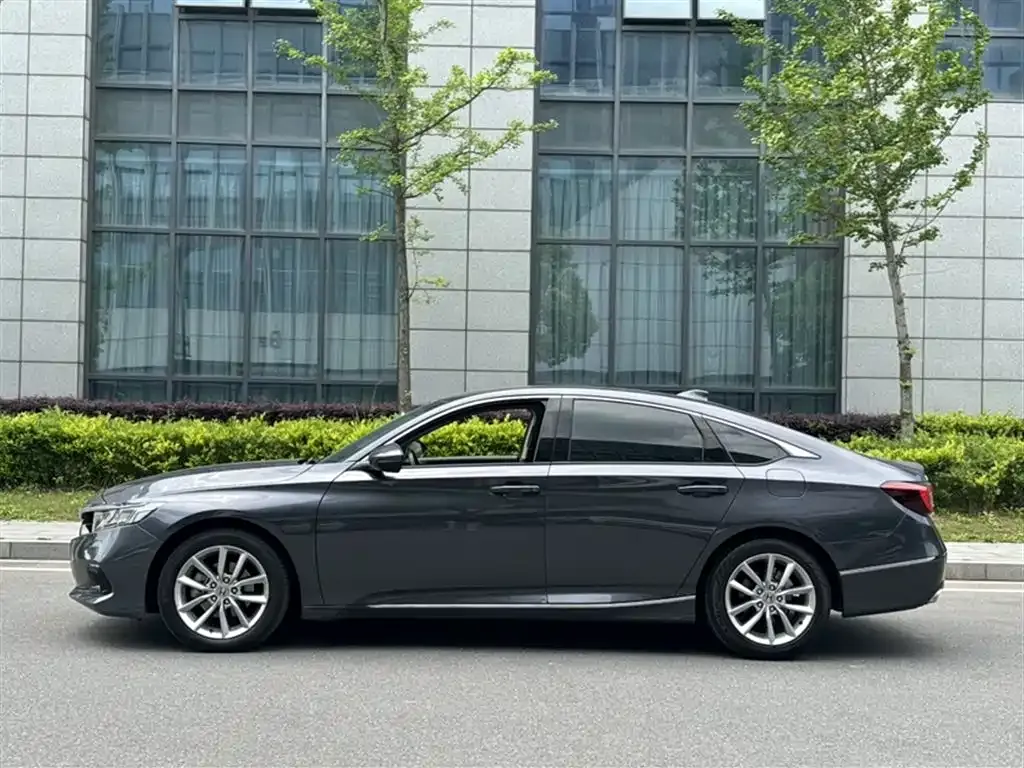Honda Accord — фото 10