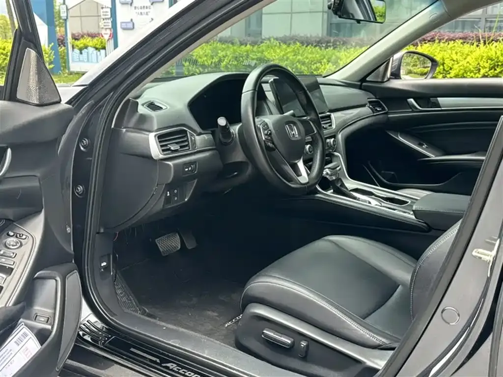 Honda Accord — фото 6