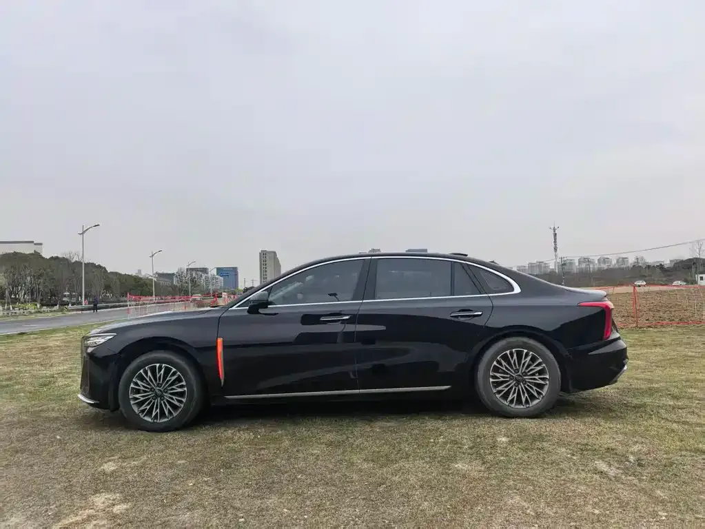 Hongqi H5 — фото 2