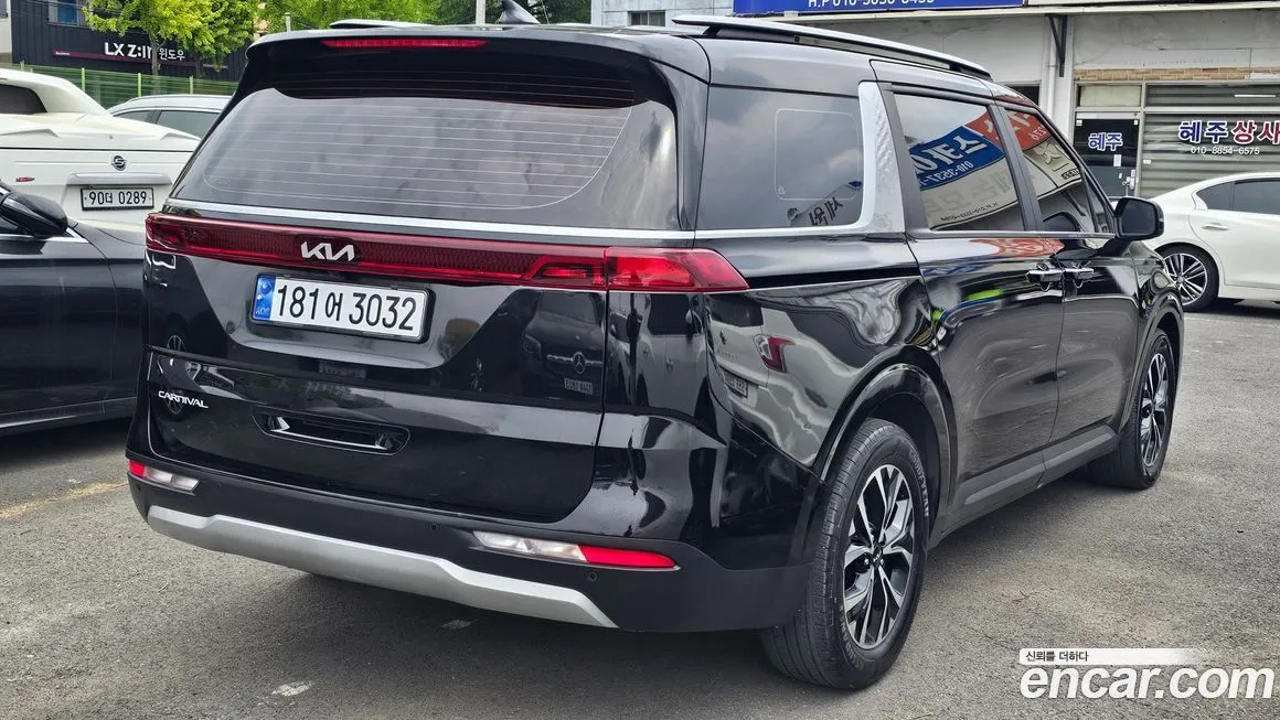 Kia Carnival — фото 10