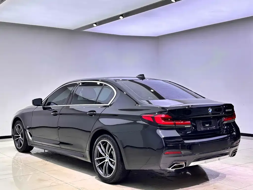 BMW 5 Series — фото 3