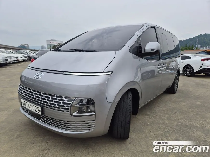 Hyundai Staria — фото 1