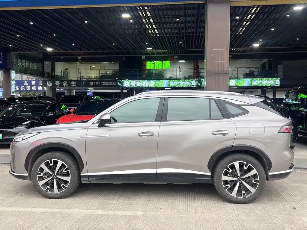 Roewe D5X DMH — фото 8