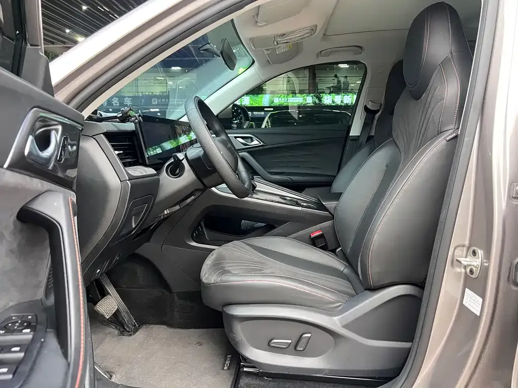 Roewe D5X DMH — фото 2