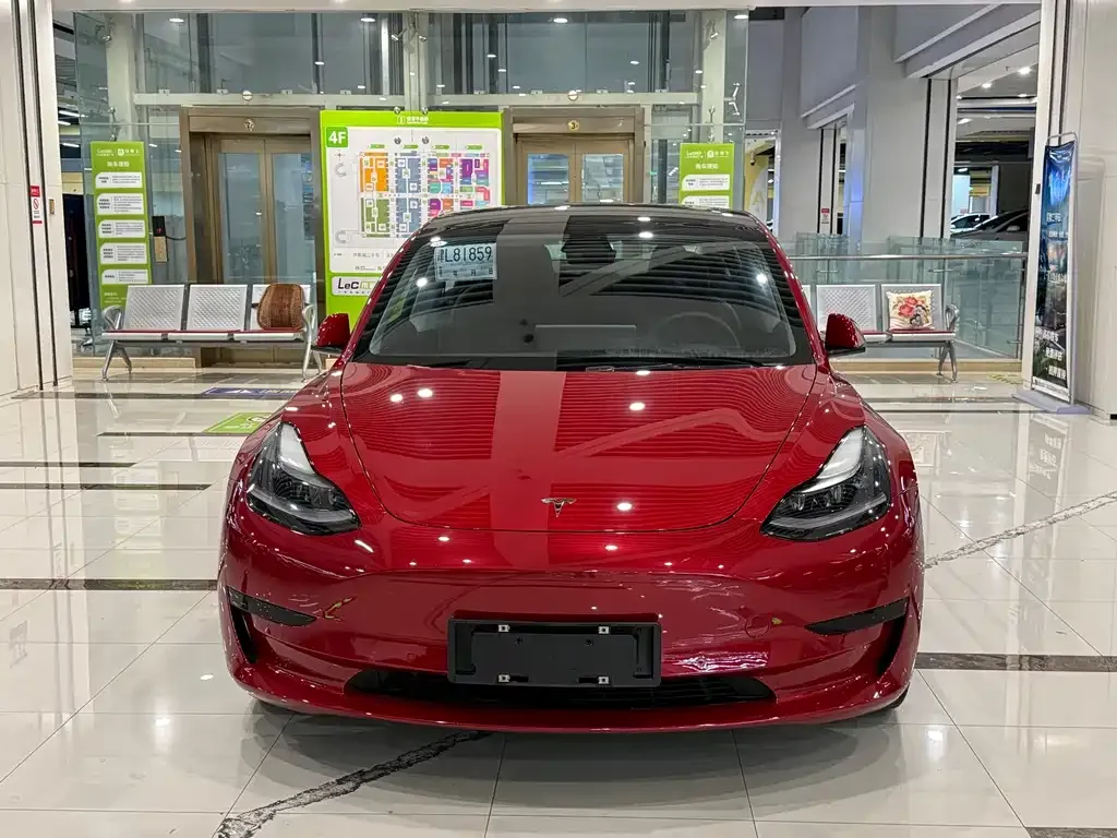 Tesla Model 3 — фото 7