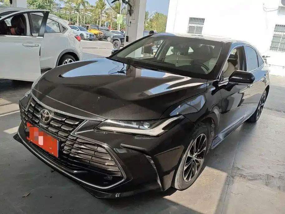 Toyota Avalon — фото 1
