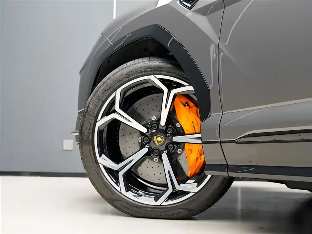 Lamborghini Urus — фото 5