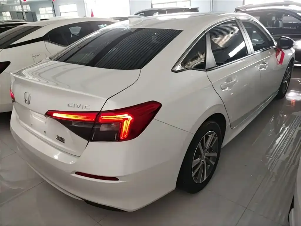 Honda Civic — фото 10