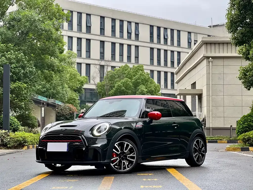MINI JCW (John Cooper Works) — фото 1