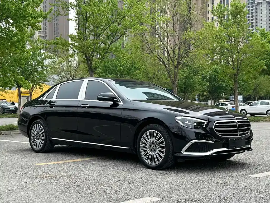 Mercedes-Benz E-Class — фото 10