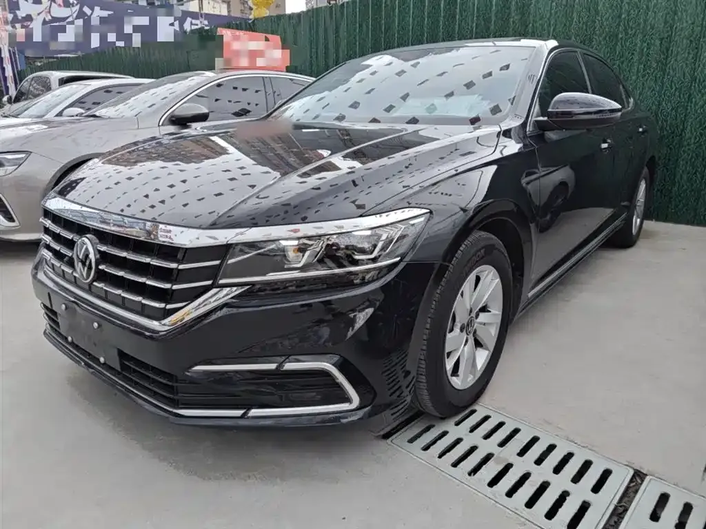 Volkswagen Passat — фото 1