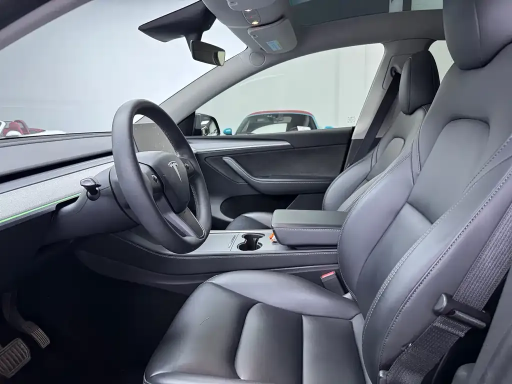 Tesla Model Y — фото 4