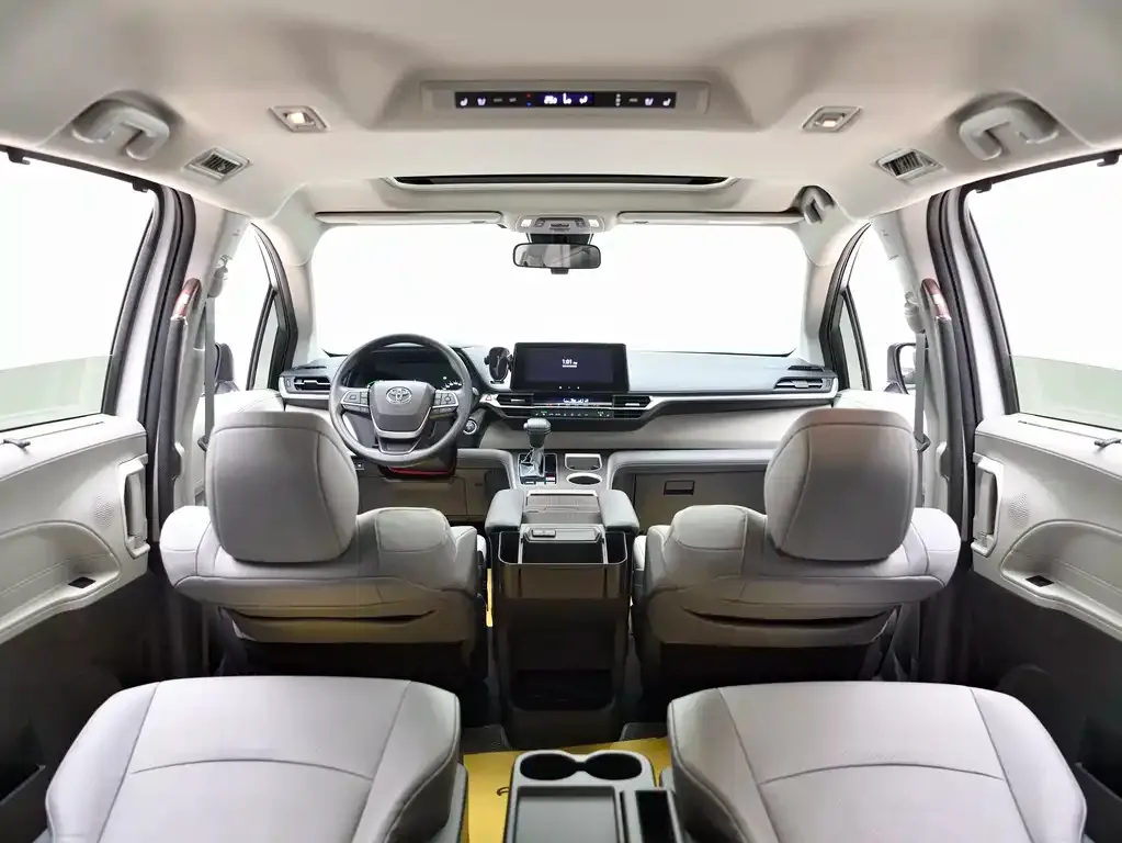 Toyota Granvia — фото 9