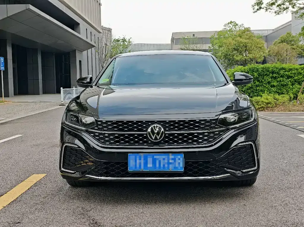 Volkswagen Passat — фото 9