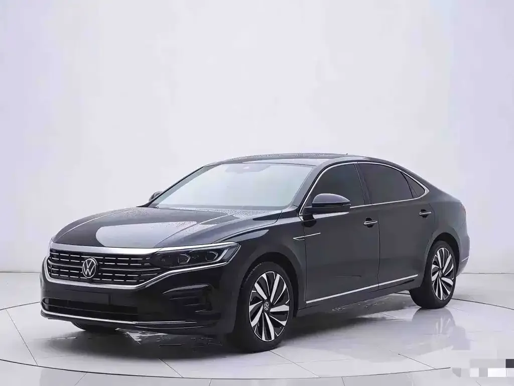 Volkswagen Passat — фото 1