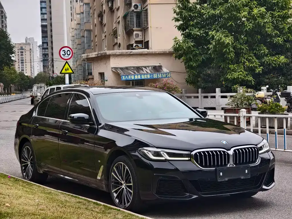 BMW 5 Series — фото 9