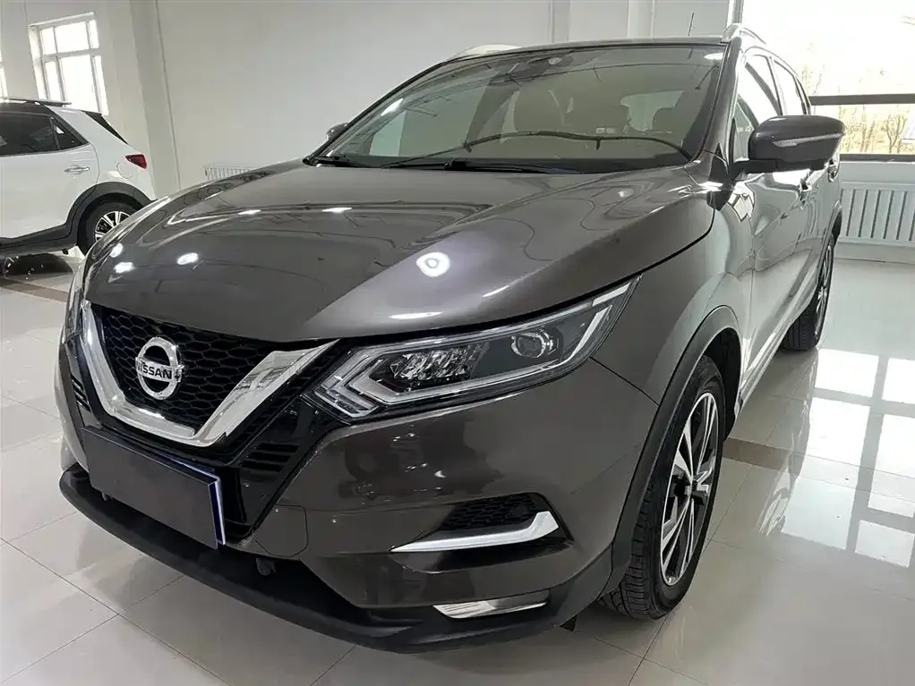 Nissan Qashqai — фото 1