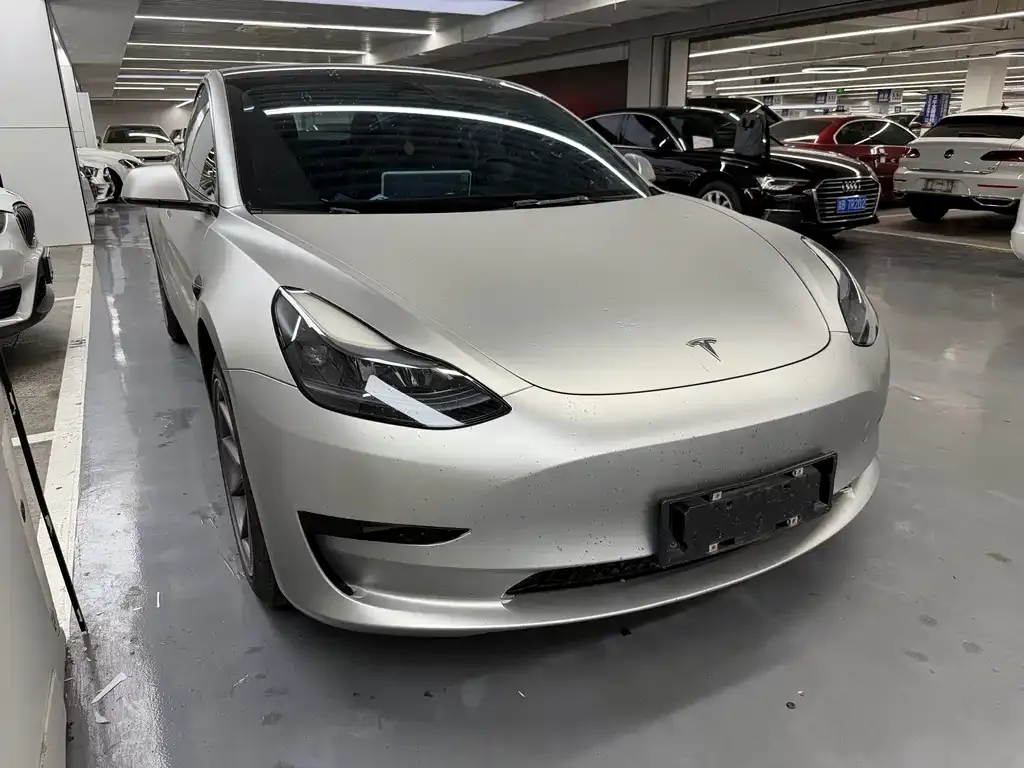 Tesla Model 3 — фото 5
