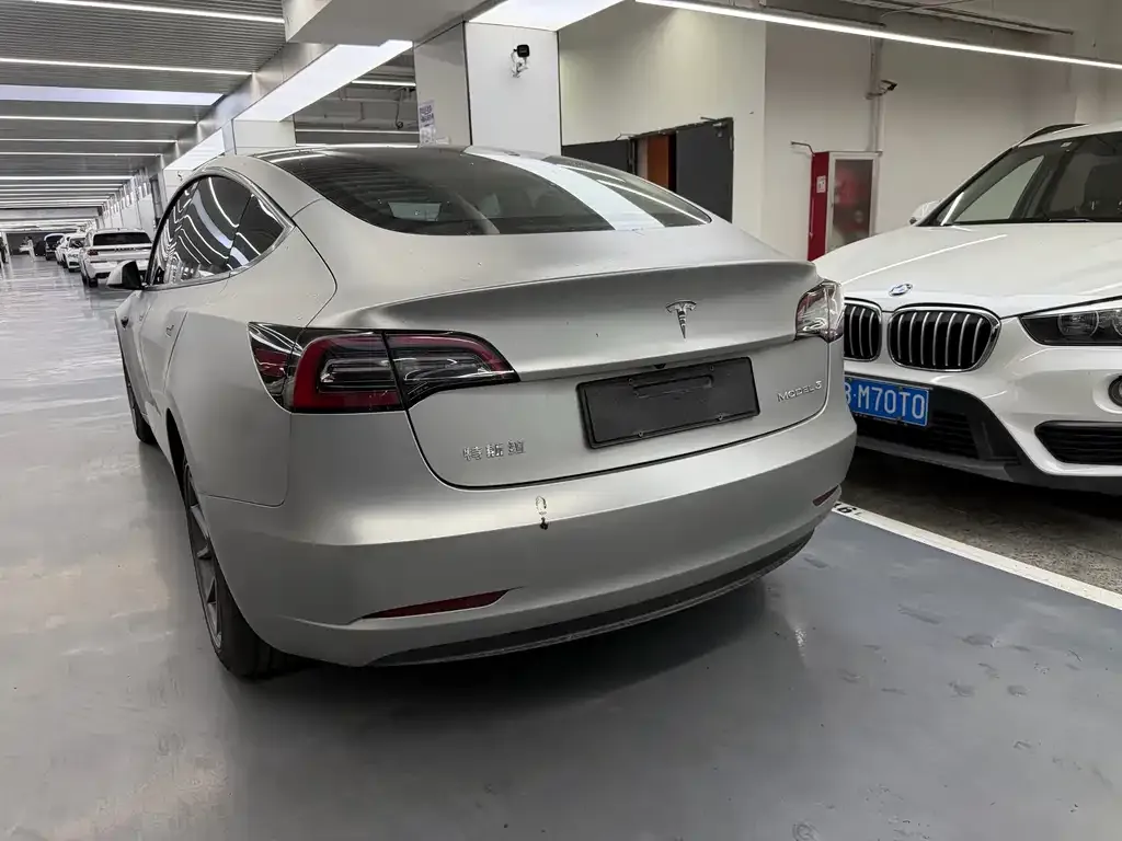 Tesla Model 3 — фото 2