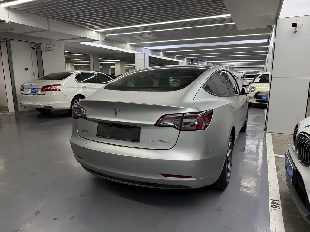 Tesla Model 3 — фото 6