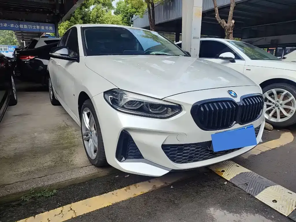 BMW 1 Series — фото 1