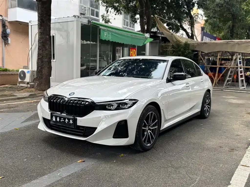 BMW i3 — фото 1