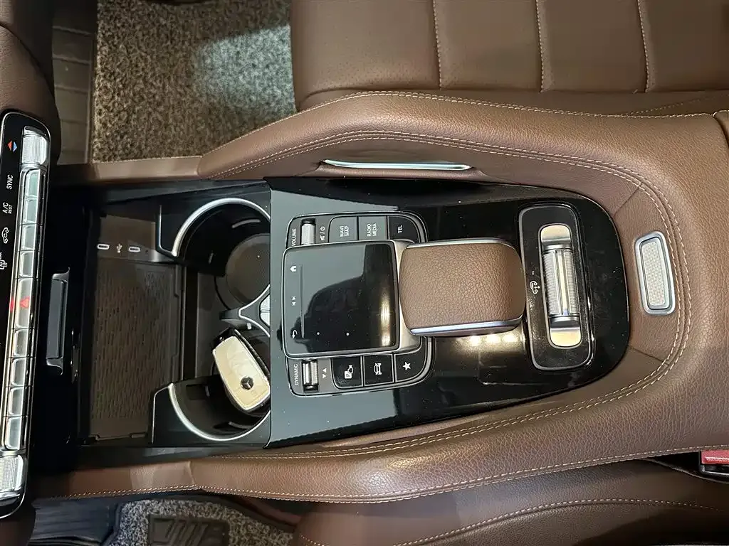 Mercedes-Benz GLE — фото 10