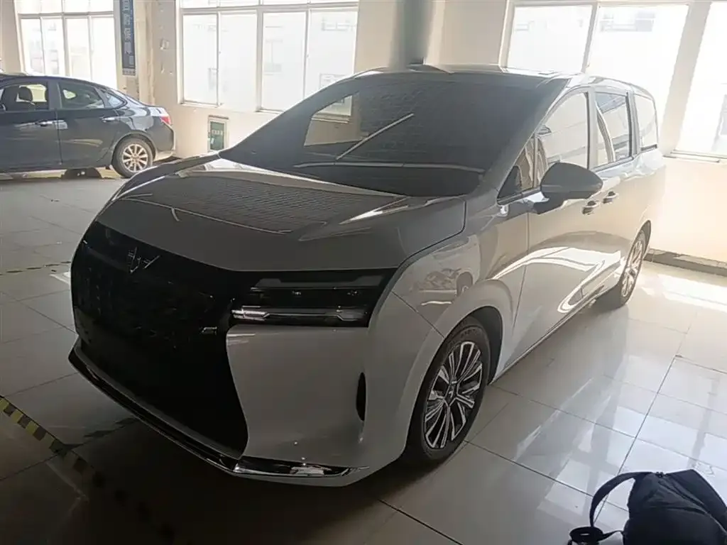 Wuling Starlight 730 New Energy — фото 3