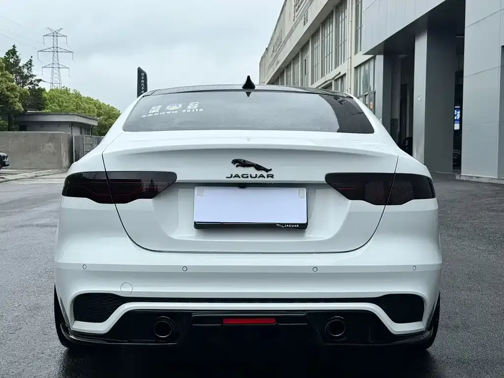 Jaguar XEL — фото 3