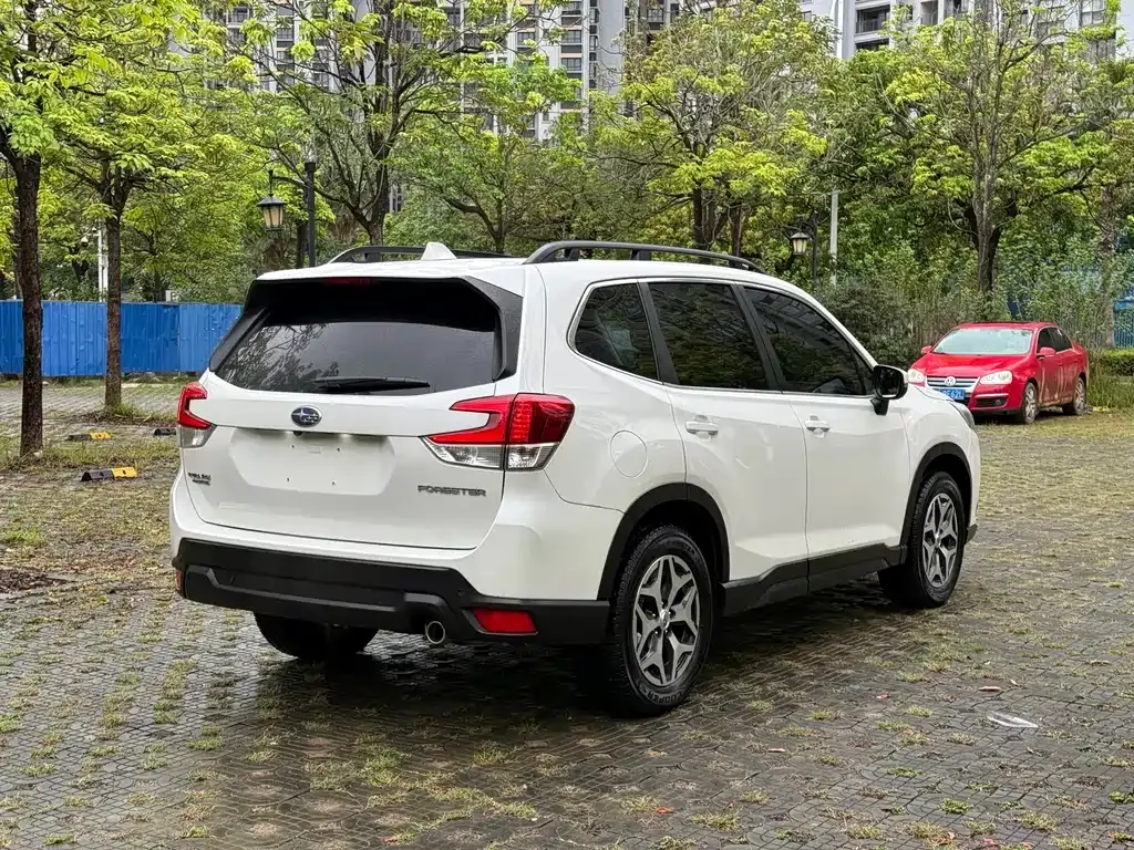 Subaru Forester — фото 9