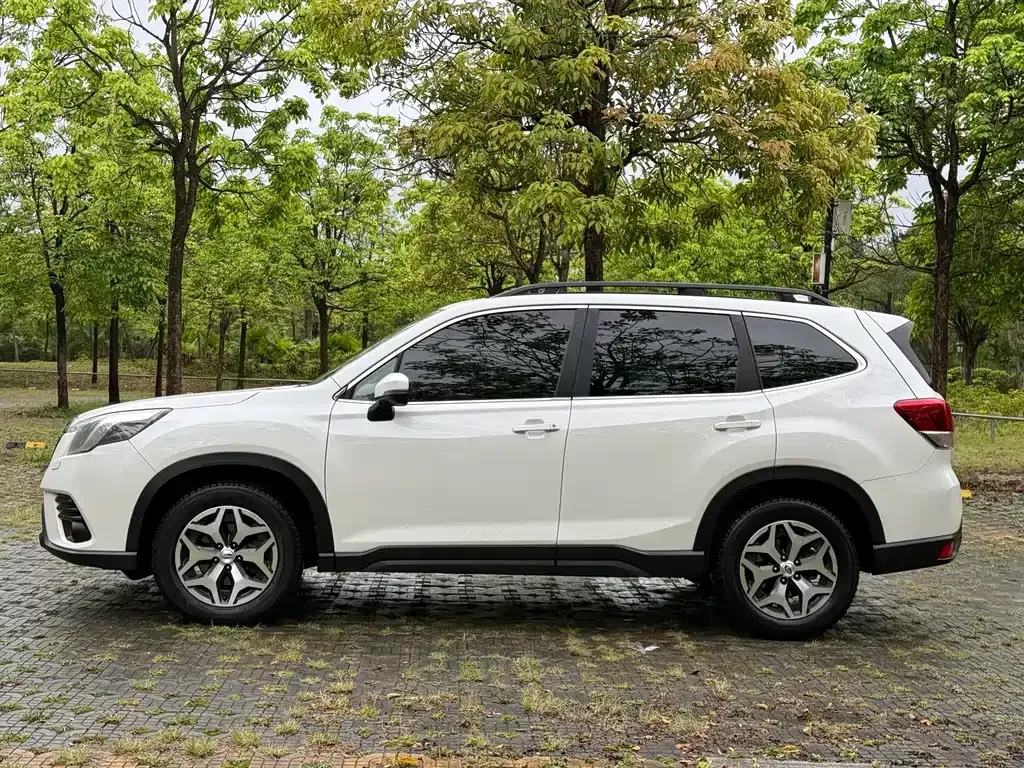 Subaru Forester — фото 7