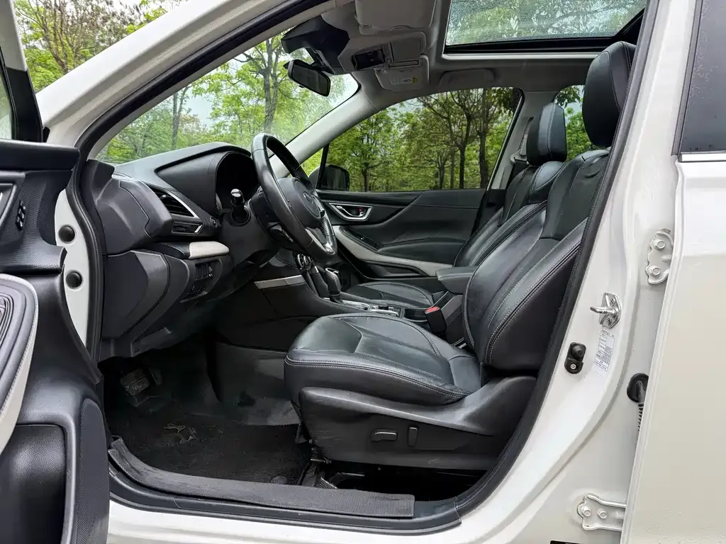 Subaru Forester — фото 2