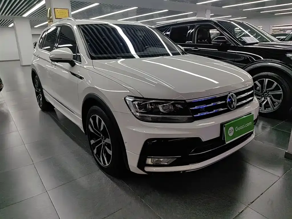Volkswagen Tiguan L — фото 3