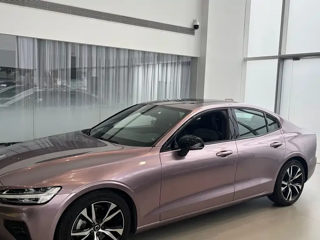 Volvo S60 — фото 10