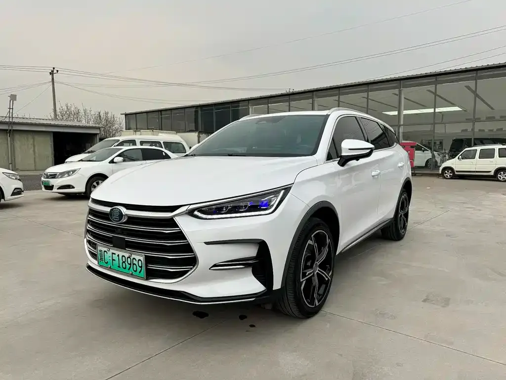 BYD Tang New Energy — фото 1