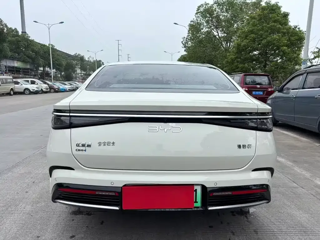 BYD Seal 07 DM-i — фото 6