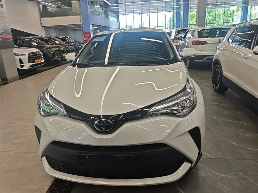 Toyota C-HR — фото 10