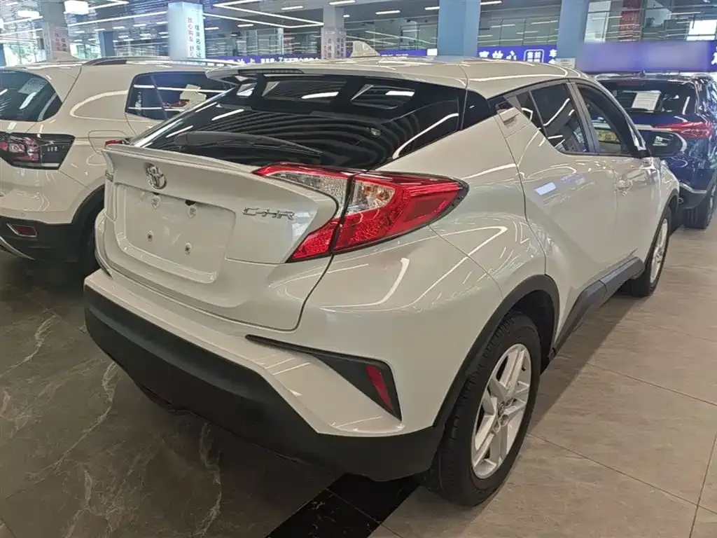 Toyota C-HR — фото 8